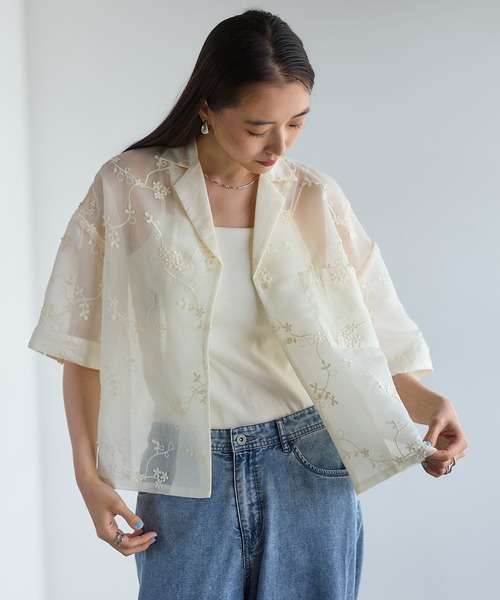 LEPSIM(レプシィム)の「3D刺繍開襟シャツ/SS 739138(シャツ/ブラウス・レディース・アイボリー/ブラック/ネイビー・FREE)」の1枚目の写真