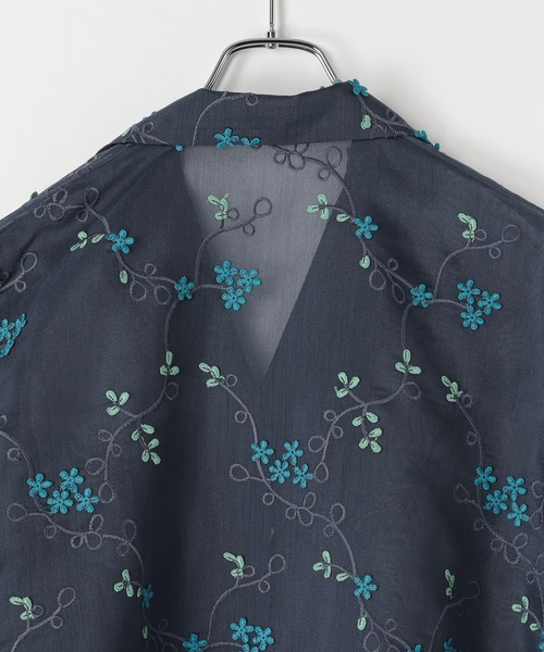 LEPSIM(レプシィム)の「3D刺繍開襟シャツ/SS 739138(シャツ/ブラウス・レディース・アイボリー/ブラック/ネイビー・FREE)」の9枚目の写真