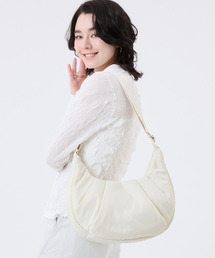LeSportsac（レスポートサック）の「SHEEN LARGE CRESCENT ホワイトマシュマロ（ショルダーバッグ）」