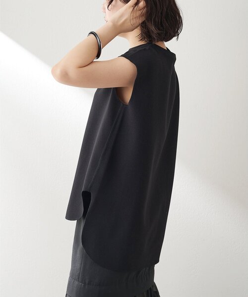 Whim Gazette（ウィムガゼット）の「Vガゼットノースリーブプルオーバー（シャツ/ブラウス・レディース・ブラック/オフホワイト・FREE）」の14枚目の写真