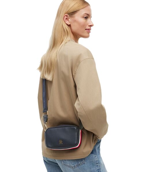 TOMMY HILFIGER(トミーヒルフィガー)の「THロゴテープカメラバッグ(ショルダーバッグ・レディース・アイボリー/ネイビー・FREE)」の3枚目の写真