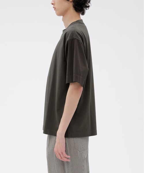 MHL.(エムエイチエル)の「GARMENT DYED COTTON JERSEY(Tシャツ/カットソー・メンズ・ホワイト/ダークグリーン/グレー・LARGE/MEDIUM)」の8枚目の写真