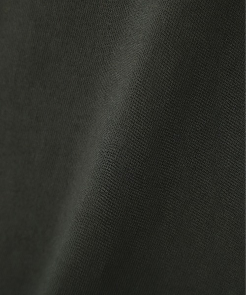 MHL.(エムエイチエル)の「GARMENT DYED COTTON JERSEY(Tシャツ/カットソー・メンズ・ホワイト/ダークグリーン/グレー・LARGE/MEDIUM)」の11枚目の写真