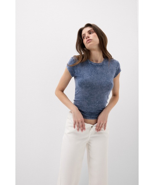 Intimissimi（インティミッシミ）の「"Denim Romance" ショートスリーブ Tシャツ（Tシャツ/カットソー・レディース・ライトインディゴブルー・M/S）」の6枚目の写真