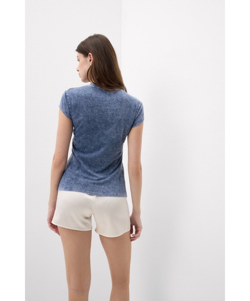Intimissimi（インティミッシミ）の「"Denim Romance" ショートスリーブ Tシャツ（Tシャツ/カットソー・レディース・ライトインディゴブルー・M/S）」の4枚目の写真