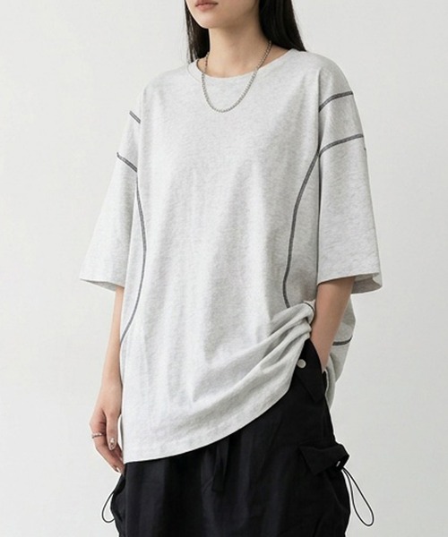 CRB(シーアールビー)の「ステッチ配色ビッグTシャツ(Tシャツ/カットソー・レディース・オートミール/ブラウン/ブラック・F)」の2枚目の写真