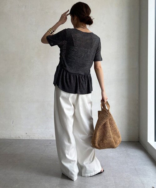 DouDou(ドゥドゥ)の「【WEB限定】リネン混シアーワッフル裾バルーンプルオーバー(Tシャツ/カットソー・レディース・グレイッシュベージュ/ブラック/チャコールグレー・FREE)」の17枚目の写真