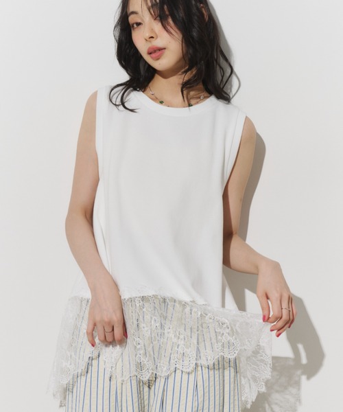 Unitage(ユニテージ)の「スムース裾レースノースリトップス(Tシャツ/カットソー・レディース・ブラック/ホワイト・FREE)」の2枚目の写真