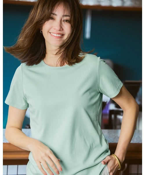 DoCLASSE（ ドゥクラッセ）の「【クルーネック・半袖／スーピマ・DoT】（Tシャツ/カットソー・レディース・グリーン/ブラック/ライトグレー/ホワイト・M/L）」の4枚目の写真