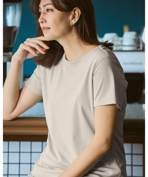 DoCLASSE（ ドゥクラッセ）の「【クルーネック・半袖／スーピマ・DoT】（Tシャツ/カットソー・レディース・グリーン/ブラック/ライトグレー/ホワイト・M/L）」の3枚目の写真