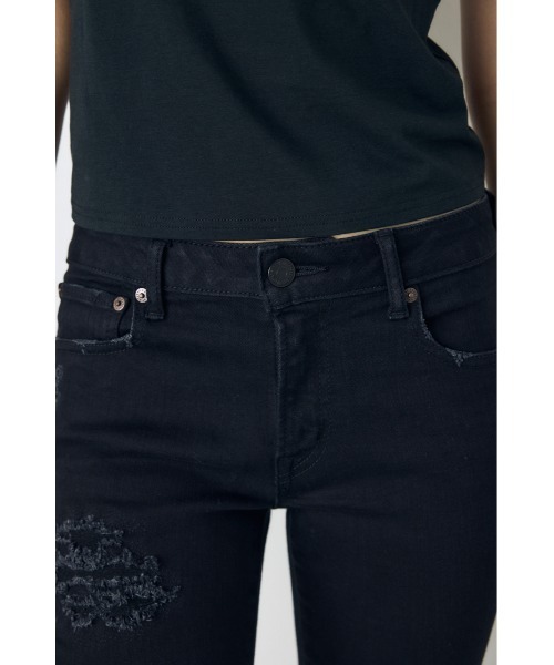 AZUL by moussy(アズールバイマウジー)の「【身長/骨格別着用画像あり】AZUL DENIM リペアスキニーデニム ストレッチ 履き心地抜群 美脚 足長 細見え ダメージ(デニムパンツ・レディース・ブラック/ダークブルー/ブルー・MEDIUM/LARGE/SMALL/X-SMALL/XX-SMALL/X-LARGE)」の8枚目の写真