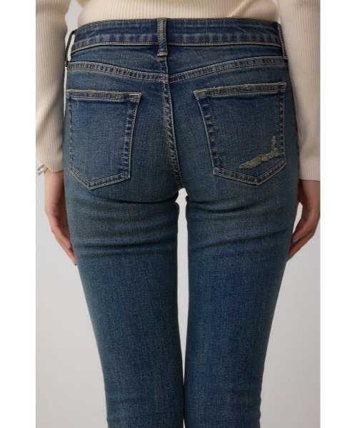 AZUL by moussy(アズールバイマウジー)の「【身長/骨格別着用画像あり】AZUL DENIM リペアスキニーデニム ストレッチ 履き心地抜群 美脚 足長 細見え ダメージ(デニムパンツ・レディース・ブラック/ダークブルー/ブルー・MEDIUM/LARGE/SMALL/X-SMALL/XX-SMALL/X-LARGE)」の20枚目の写真