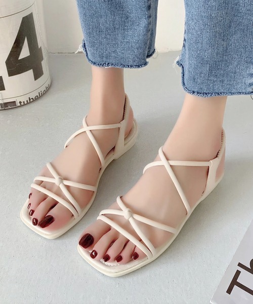 yuue' ( wear )(ユーイ)の「クロスストラップサンダル(サンダル・レディース・アイボリー/ブラック・23.5cm/24.5cm)」の2枚目の写真