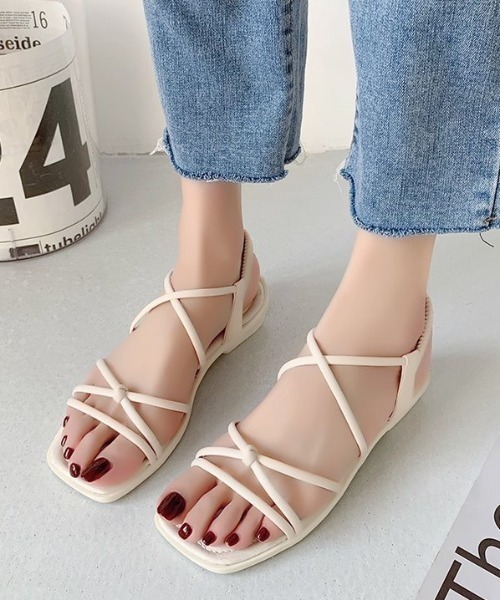 yuue' ( wear )(ユーイ)の「クロスストラップサンダル(サンダル・レディース・アイボリー/ブラック・23.5cm/24.5cm)」の3枚目の写真