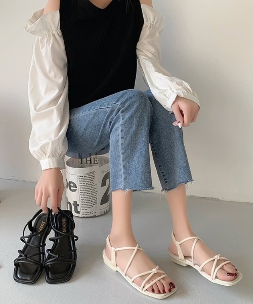 yuue' ( wear )(ユーイ)の「クロスストラップサンダル(サンダル・レディース・アイボリー/ブラック・23.5cm/24.5cm)」の11枚目の写真