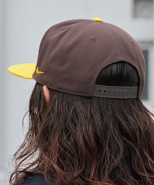 NIKE(ナイキ)の「NIKE/ナイキ DRI-FIT PRO CAP フラットバイザー ブランドロゴ 6Pパネル ベースボールキャップ メンズ 2026年夏(キャップ・メンズ・ブラウン/ブラック×ホワイト/ロイヤルブルー/ネイビー×ホワイト・M/L)」の10枚目の写真