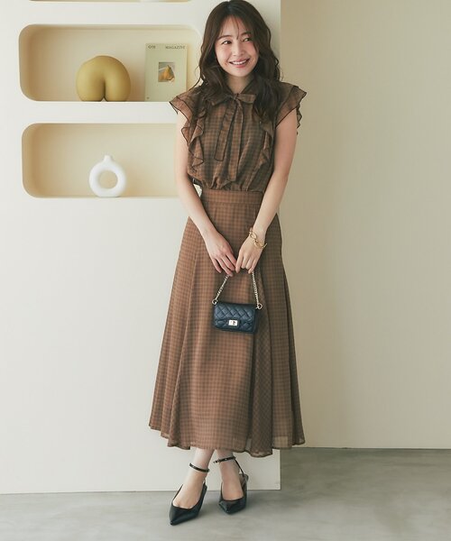 La boutique BonBon（ラブティックボンボン）の「【セット着用可能・お上品チェック】スパンボイルチェックフレアスカート（スカート・レディース・ブラウン/グレー・38/36）」の17枚目の写真