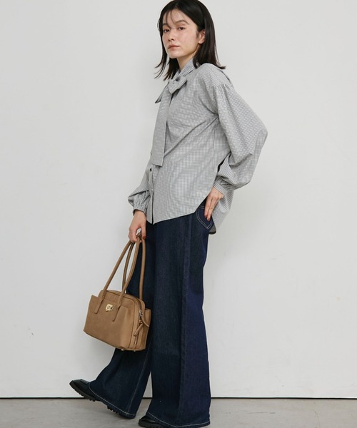 Doux archives(ドゥアルシーヴ)の「【26AW EC先行予約】2WAYボウタイブラウス(シャツ/ブラウス・レディース・オフホワイト/モカ/ホワイト×ブラック・FREE)」の5枚目の写真