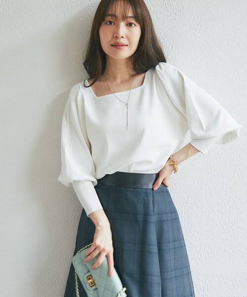 La boutique BonBon(ラブティックボンボン)の「【オフィス&デート】スクエアネックボリュームスリーブニット(ニット/セーター・レディース・ブラック/ホワイト/バイオレット/ピンク・FREE)」の1枚目の写真