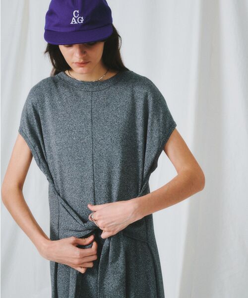 GARAGE OF GOOD CLOTHING(ガレージオブグッドクロージング)の「【日本製】ネックスラッシュ2wayカットドレス(ワンピース・レディース・グレー/ブラック・FREE)」の6枚目の写真