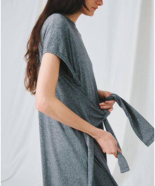 GARAGE OF GOOD CLOTHING(ガレージオブグッドクロージング)の「【日本製】ネックスラッシュ2wayカットドレス(ワンピース・レディース・グレー/ブラック・FREE)」の8枚目の写真