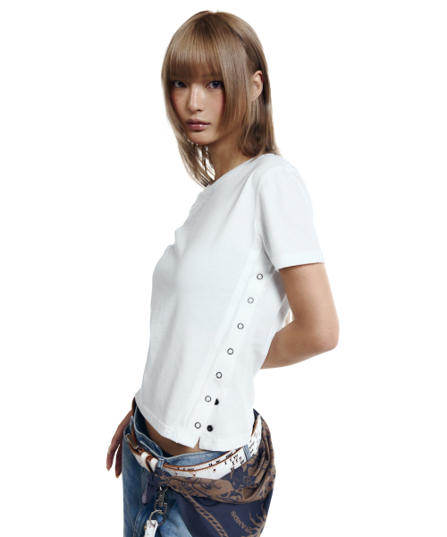AAKAM(アーカム)の「Snap Gothic Half Top (White)(Tシャツ/カットソー・レディース・その他・1/2)」の4枚目の写真