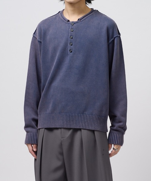 Lui's(ルイス)の「ストーンウォッシュヘンリーネックニット(ニット/セーター・メンズ・ブラック/ネイビー/グレー・M/S)」の3枚目の写真