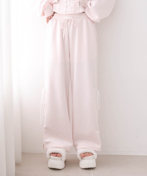 one after another NICE CLAUP(ワンアフターアナザーナイスクラップ)の「【セットアップ可能/キャミソール別売り】サイドレースアップスウェットパンツ(スウェットパンツ・レディース・ピンク/チャコールグレー/ブラック/オフホワイト/ブラウン・SMALL/MEDIUM)」の5枚目の写真