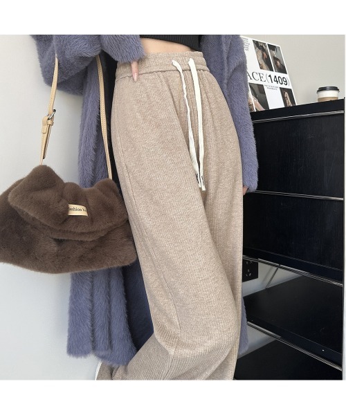 Carpe Diem(カルペディエム)の「裏起毛リブワイドパンツ(その他パンツ・レディース・グレー/ブラック/オフホワイト/グレイッシュベージュ・M/L)」の14枚目の写真