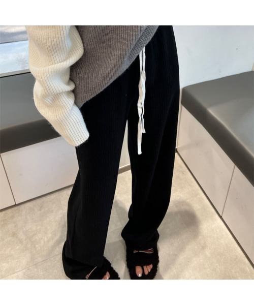 Carpe Diem(カルペディエム)の「裏起毛リブワイドパンツ(その他パンツ・レディース・グレー/ブラック/オフホワイト/グレイッシュベージュ・M/L)」の17枚目の写真