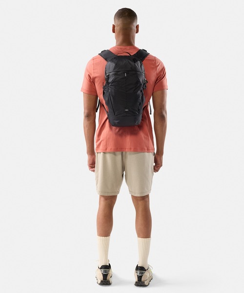 Matador(マタドール)の「Matador/マタドール 18L Packable Backpack/18L パッカブル バックパック(バックパック/リュック・メンズ・ワインレッド/ダークグリーン/ブラック・FREE)」の15枚目の写真