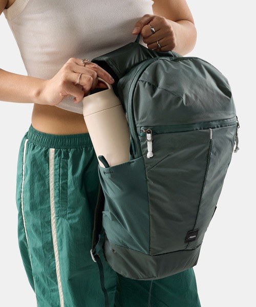 Matador(マタドール)の「Matador/マタドール 18L Packable Backpack/18L パッカブル バックパック(バックパック/リュック・メンズ・ワインレッド/ダークグリーン/ブラック・FREE)」の9枚目の写真