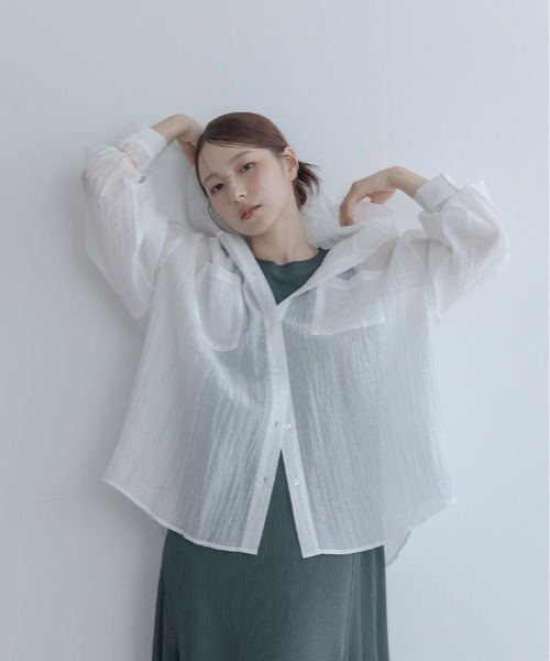 maviru(マヴィル)の「フード付き シアー ブラウス トップス(シャツ/ブラウス・レディース・ブルー/グレイッシュベージュ/ホワイト/ブラック・FREE)」の18枚目の写真
