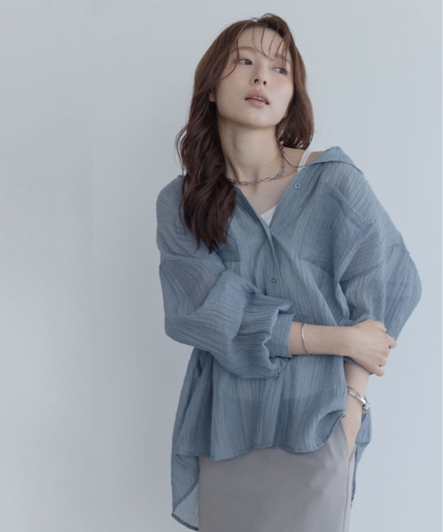 maviru(マヴィル)の「フード付き シアー ブラウス トップス(シャツ/ブラウス・レディース・ブルー/グレイッシュベージュ/ホワイト/ブラック・FREE)」の7枚目の写真