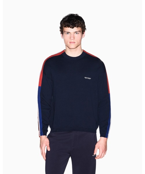 ARMANI EXCHANGE（アルマーニエクスチェンジ）の「【A|X アルマーニ エクスチェンジ】コントラストライン ニットプルオーバー（EC限定カラー含）（ニット/セーター・メンズ・オフホワイト/ダークネイビー・LARGE/SMALL/MEDIUM/X-SMALL/X-LARGE）」の2枚目の写真