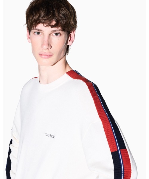 ARMANI EXCHANGE（アルマーニエクスチェンジ）の「【A|X アルマーニ エクスチェンジ】コントラストライン ニットプルオーバー（EC限定カラー含）（ニット/セーター・メンズ・オフホワイト/ダークネイビー・LARGE/SMALL/MEDIUM/X-SMALL/X-LARGE）」の9枚目の写真