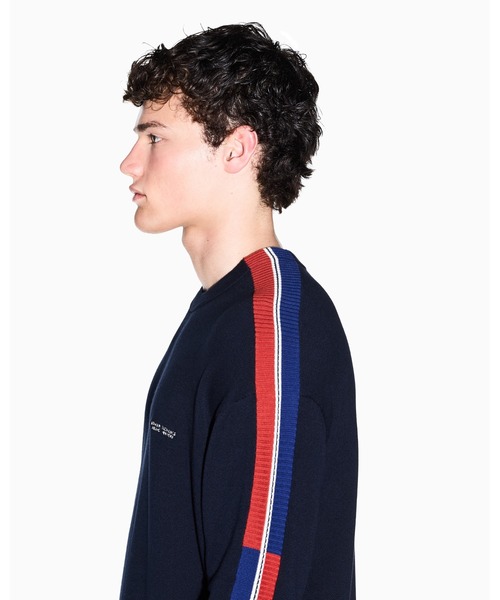 ARMANI EXCHANGE（アルマーニエクスチェンジ）の「【A|X アルマーニ エクスチェンジ】コントラストライン ニットプルオーバー（EC限定カラー含）（ニット/セーター・メンズ・オフホワイト/ダークネイビー・LARGE/SMALL/MEDIUM/X-SMALL/X-LARGE）」の3枚目の写真