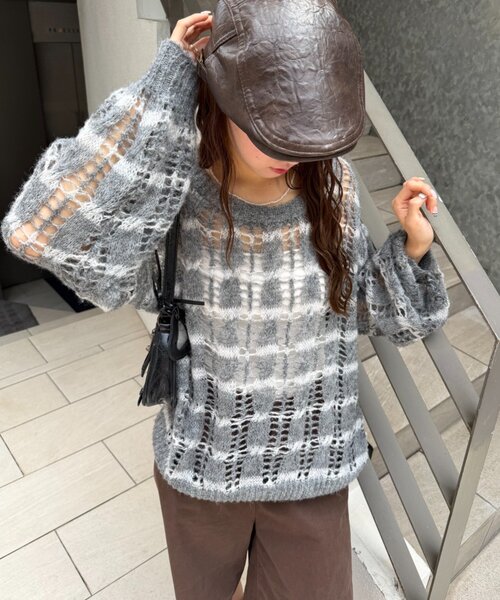 w closet(ダブルクローゼット)の「透かし編みボーダーニット(ニット/セーター・レディース・グレー/ブルー/レッド・FREE)」の2枚目の写真
