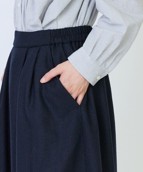 LOISIR（ロワズィール）の「ウール混ツイードボトルシルエットパンツ（その他パンツ・レディース・ネイビー/グレー系その他・M/MT）」の21枚目の写真
