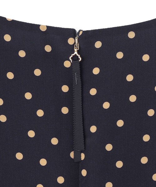TOCCA(トッカ)の「TWILIGHT DOTS ドレス(ワンピース・レディース・ネイビー系5・00/0/2/4/6)」の8枚目の写真