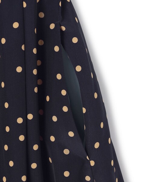 TOCCA(トッカ)の「TWILIGHT DOTS ドレス(ワンピース・レディース・ネイビー系5・00/0/2/4/6)」の12枚目の写真