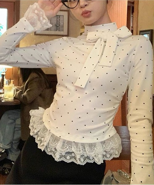 AsheKsha(アシクシャ)の「水玉模様リボンハーフハイネック レースフリルロングスリーブトップス レディース(Tシャツ/カットソー・レディース・ホワイト・M)」の2枚目の写真