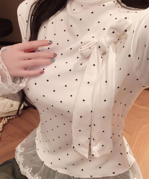 AsheKsha(アシクシャ)の「水玉模様リボンハーフハイネック レースフリルロングスリーブトップス レディース(Tシャツ/カットソー・レディース・ホワイト・M)」の4枚目の写真