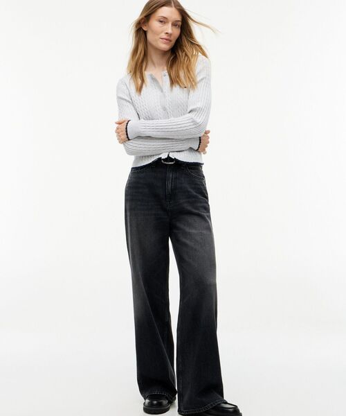 tommy jeans(トミー ジーンズ)の「ハイウエストワイドデニム(デニムパンツ・レディース・ブラック・27inch/26inch)」の2枚目の写真