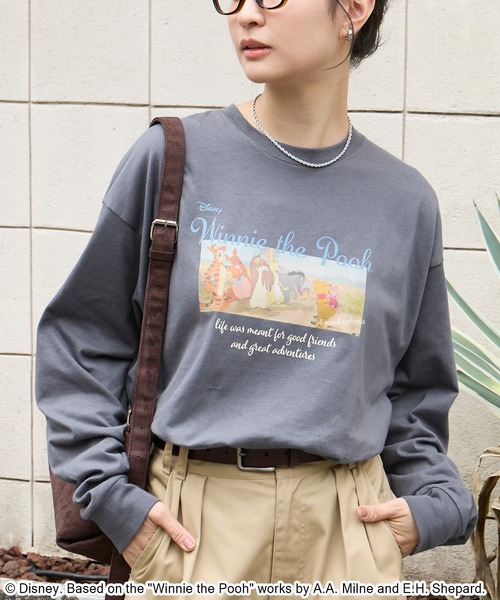 Disney(ディズニー)の「【別注】Disney / くまのプーさん / ヴィンテージフォトプリントロンT(Tシャツ/カットソー・レディース・ダークブラウン/アイボリー/ブラック系/オートミール/スミクロ・M/L)」の7枚目の写真