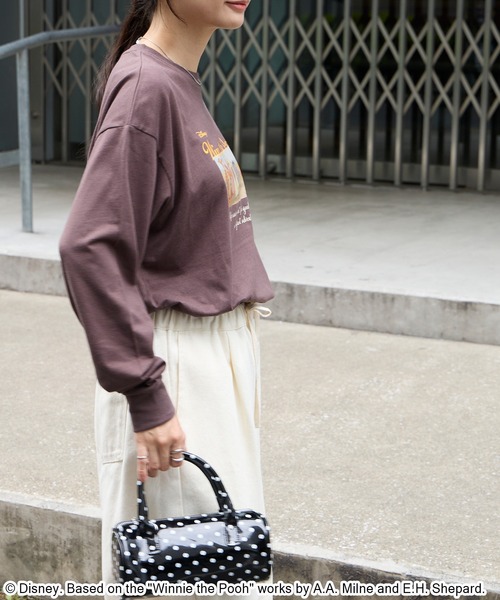 Disney(ディズニー)の「【別注】Disney / くまのプーさん / ヴィンテージフォトプリントロンT(Tシャツ/カットソー・レディース・ダークブラウン/アイボリー/ブラック系/オートミール/スミクロ・M/L)」の14枚目の写真