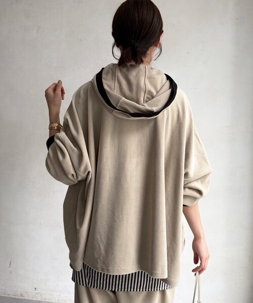 DouDou（ドゥドゥ）の「【WEB限定/セットアップ可能】フリースフーディー（Tシャツ/カットソー・レディース・グレイッシュベージュ/ホワイト系その他・FREE）」の9枚目の写真
