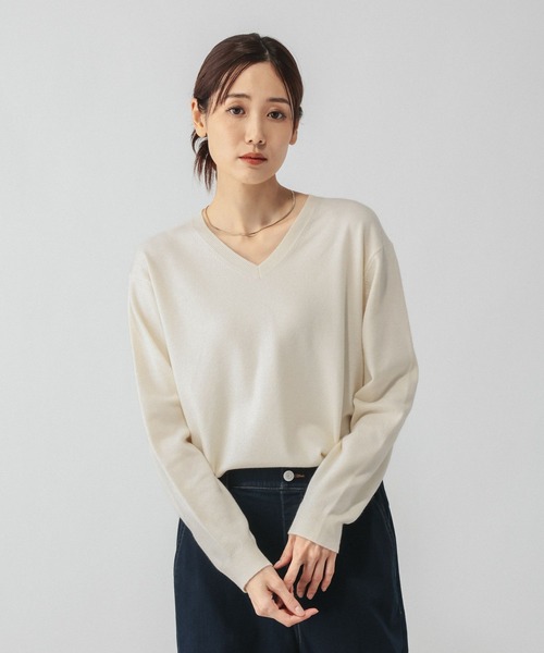 GLOBAL WORK(グローバルワーク)の「カシミヤタッチVネックプルオーバー/ 758522PO(ニット/セーター・レディース・マスタード/ライトグレー/ライトピンク/ホワイト/ネイビー・SMALL/LARGE/MEDIUM/X-SMALL/X-LARGE)」の1枚目の写真