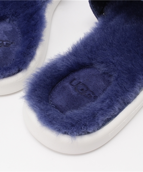 UGG（アグ）の「UGG: LAYCIE GEO PERF（サンダル・レディース・ホワイト/ネイビー・8/6/7）」の6枚目の写真