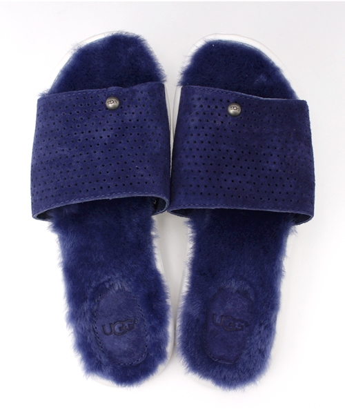 UGG（アグ）の「UGG: LAYCIE GEO PERF（サンダル・レディース・ホワイト/ネイビー・8/6/7）」の7枚目の写真